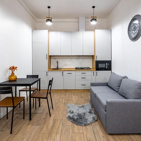 Romari Туган Барановського 30 Leopoli Esterno foto